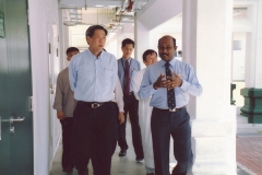 2003023